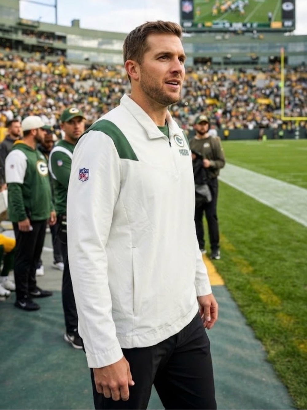 Nike NFL Green Bay Packers On-Field Sideline 1/2 Zip Windbreaker Jacket